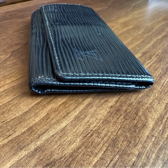 Louis Vuitton Black Epi Leather Key Holder - Picture 4 of 7